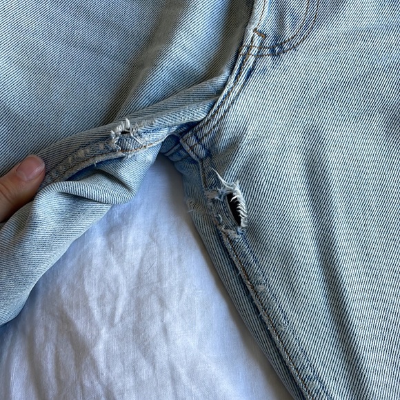 LEVI 501’S LIGHT WASH (aka ur lucky day) distressed straight leg W29 L30 - Picture 6 of 13